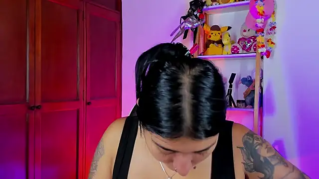 Snapshot of eymy-hadid chatting on November 10, 2025, 8:58 pm eymy-hadid online show from November 10, 2025, 8:58 pm