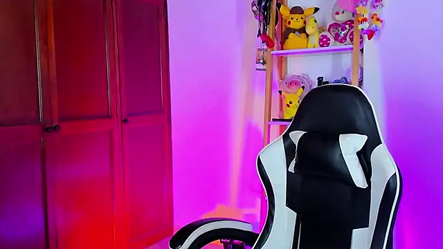 Snapshot of eymy-hadid chatting on October 15, 2025, 7:00 pm eymy-hadid online show from October 15, 2025, 7:00 pm