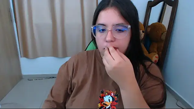 Snapshot of _alicia_z chatting on February 23, 2025, 8:11 pm alicia z online show from February 23, 2025, 8:11 pm