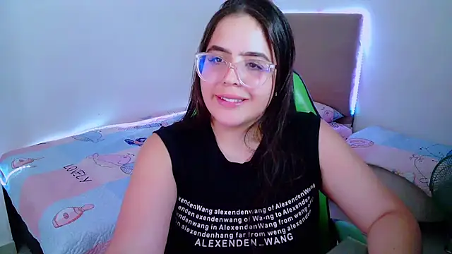 Snapshot of _alicia_z chatting on February 3, 2025, 9:18 pm alicia z online show from February 3, 2025, 9:18 pm