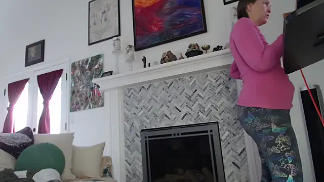 AuroraWillows online show from March 19, 2025, 2:13 pm