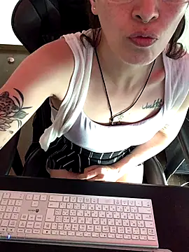 YumieCp online show from October 9, 2025, 2:45 am