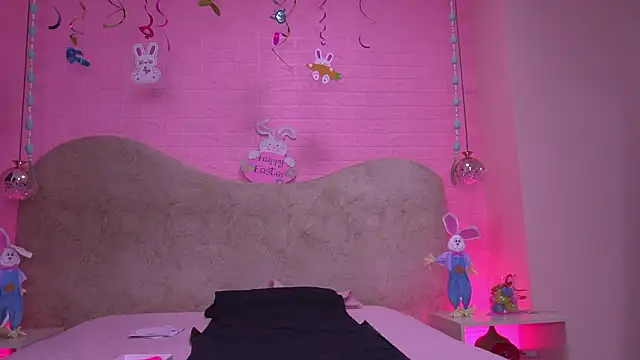 zzoe  online show from March 30, 2026, 3:08 am