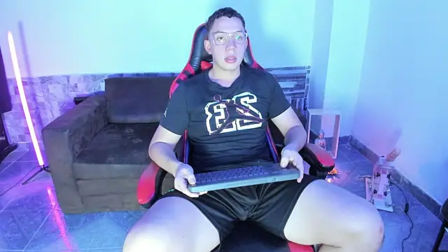 davinalhot online show from April 7, 2026, 8:16 am