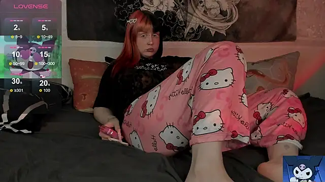 t0riayun0 online show from November 7, 2025, 11:52 pm