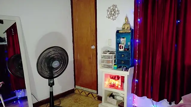 Snapshot of hottplay chatting on January 30, 2025, 3:40 pm hottplay online show from January 30, 2025, 3:40 pm