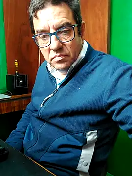 FernandoReuterG online show from January 12, 2026, 4:36 pm