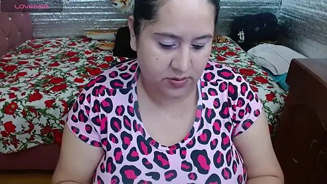 Snapshot of EMILY-NESSA chatting on September 12, 2025, 2:50 pm EMILY-NESSA online show from September 12, 2025, 2:50 pm