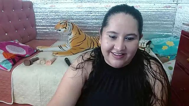 Snapshot of EMILY-NESSA chatting on January 25, 2025, 8:31 pm EMILY-NESSA online show from January 25, 2025, 8:31 pm