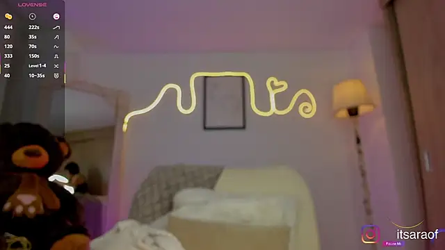 sara cruz011 online show from September 14, 2025, 9:48 pm