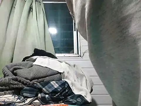 Hotcasados69 online show from February 4, 2026, 5:02 am