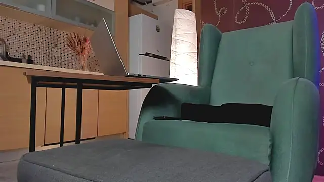 Yourfreebird online show from February 9, 2025, 12:41 pm