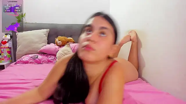 AnnieBellee online show from April 6, 2026, 9:16 pm