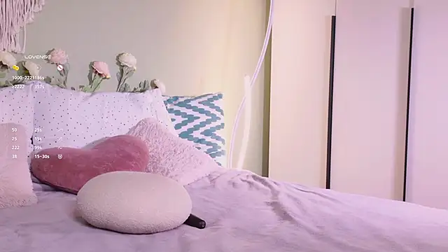 Rinas secret online show from September 25, 2025, 7:25 am