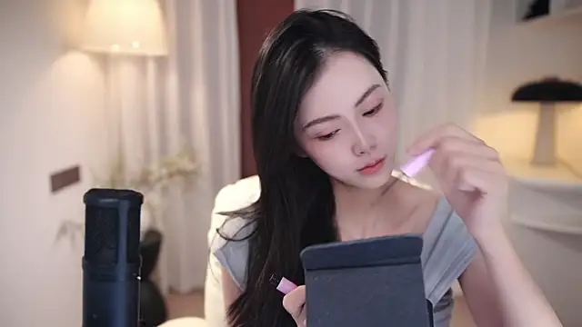 Ocean--Lili online show from October 7, 2025, 2:07 pm