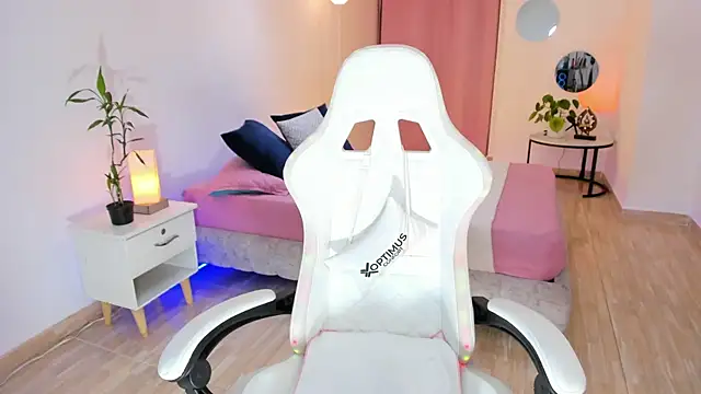 carleee winter online show from March 20, 2026, 3:07 am