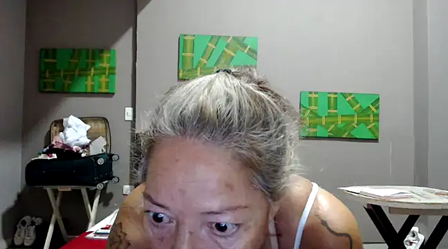 Snapshot of marinadenoche chatting on February 15, 2025, 12:48 am marinadenoche online show from February 15, 2025, 12:48 am