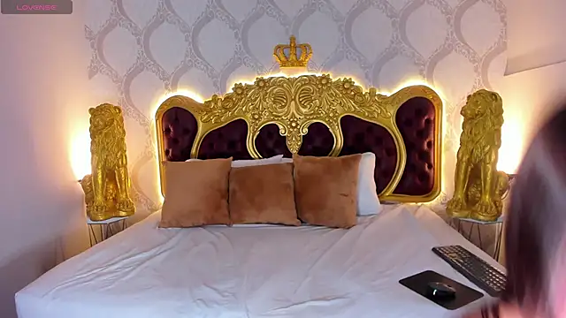 CloeHarp online show from March 6, 2025, 11:36 am