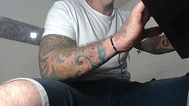 stripnolimits online show from March 7, 2025, 9:59 pm