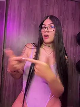 Sarasanders 4 online show from March 18, 2025, 3:56 am