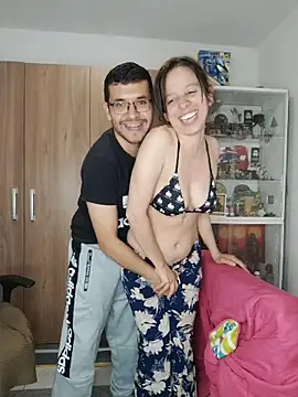 Isaandysex2428 online show from April 13, 2026, 1:31 am