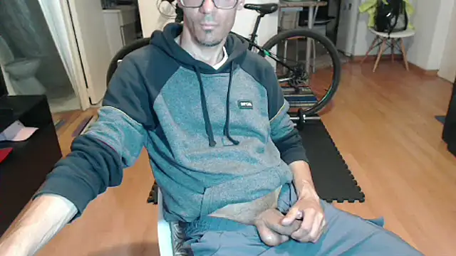 guachin hunk online show from October 1, 2025, 4:39 am