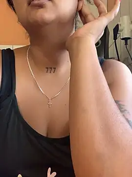 Madsion23 online show from October 6, 2025, 6:47 am