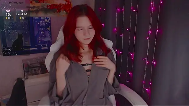 mslilunicorn online show from December 14, 2025, 7:08 pm