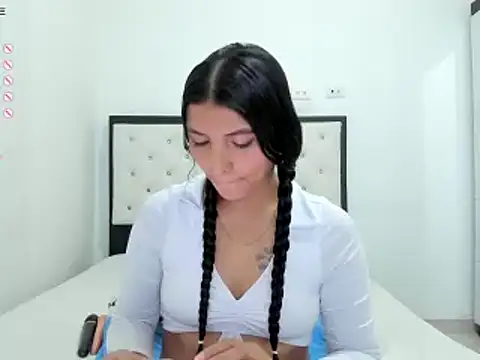 CuteLatinaxx online show from March 7, 2025, 1:51 pm