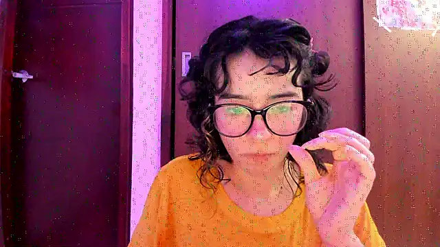  Lunnaa  online show from November 7, 2025, 11:41 pm