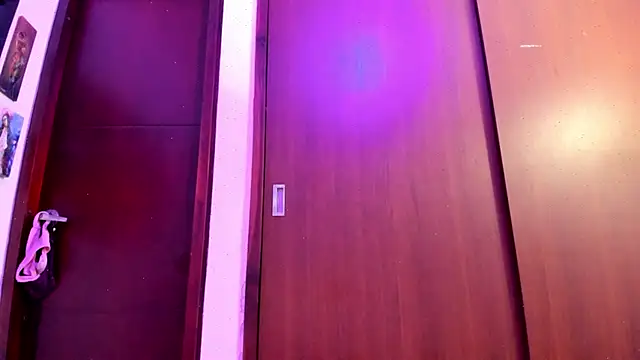  Lunnaa  online show from February 9, 2025, 1:55 am