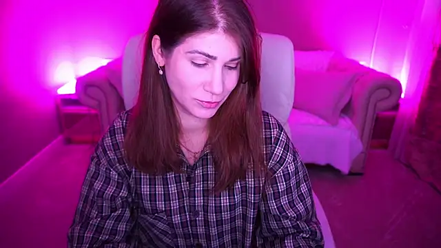 CassandraGood online show from December 2, 2025, 7:32 am