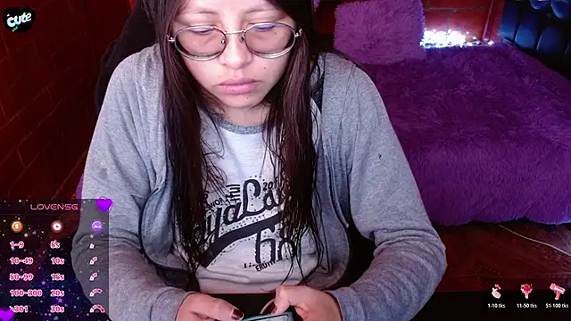 MidoriQuiinn online show from April 1, 2026, 3:42 pm