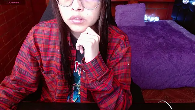 Snapshot of MidoriQuiinn chatting on May 21, 2026, 4:15 pm MidoriQuiinn online show from May 21, 2026, 4:15 pm