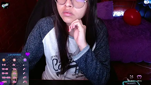 MidoriQuiinn online show from April 13, 2026, 2:43 pm