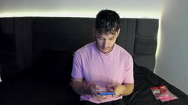 alejandro  2 online show from October 11, 2025, 2:40 pm