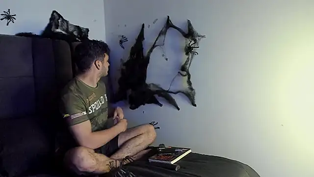 alejandro  2 online show from October 30, 2025, 9:55 pm