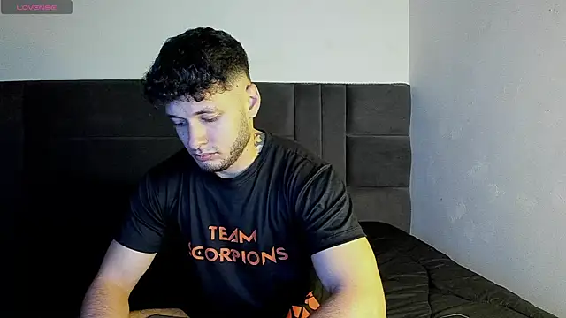 alejandro  2 online show from November 7, 2025, 7:40 pm