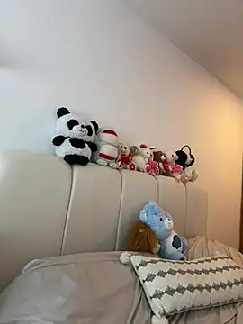 Snapshot of oriana_zoeee chatting on February 15, 2026, 4:13 am oriana zoeee online show from February 15, 2026, 4:13 am