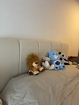 oriana zoeee online show from March 13, 2026, 11:32 pm