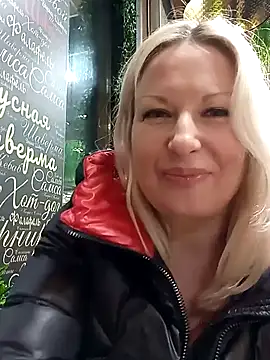 Snapshot of Arina_smiles chatting on February 1, 2025, 9:51 pm Arina smiles online show from February 1, 2025, 9:51 pm