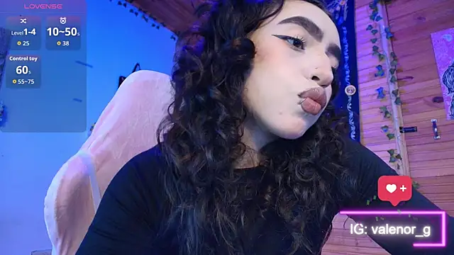 Snapshot of valenor_ chatting on September 20, 2025, 3:22 am valenor online show from September 20, 2025, 3:22 am