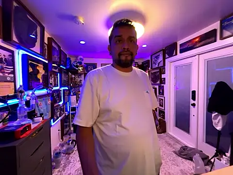 Briefs bud online show from December 2, 2025, 6:48 am