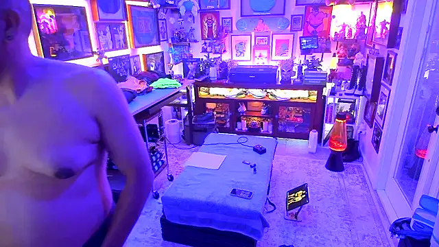 Briefs bud online show from October 19, 2025, 7:00 am