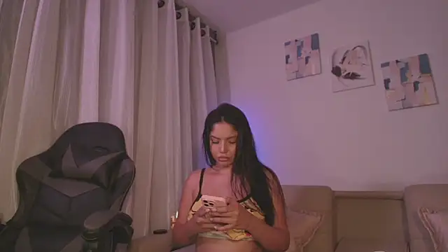 NinaMichelle online show from March 11, 2025, 4:19 am