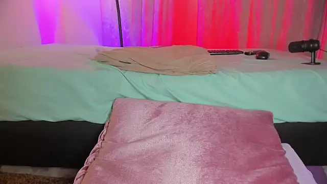 hot booty  online show from March 15, 2025, 12:02 pm