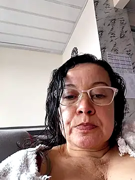 Sonialorens  online show from July 2, 2026, 5:52 pm