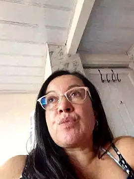 Sonialorens  online show from July 11, 2026, 7:36 pm