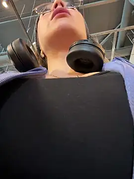 angelitasexy81 online show from March 16, 2025, 9:16 am