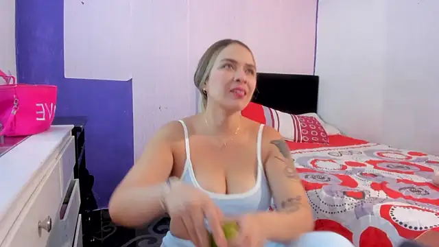 Snapshot of Byanca_Winklar chatting on September 15, 2025, 6:41 pm Byanca Winklar online show from September 15, 2025, 6:41 pm